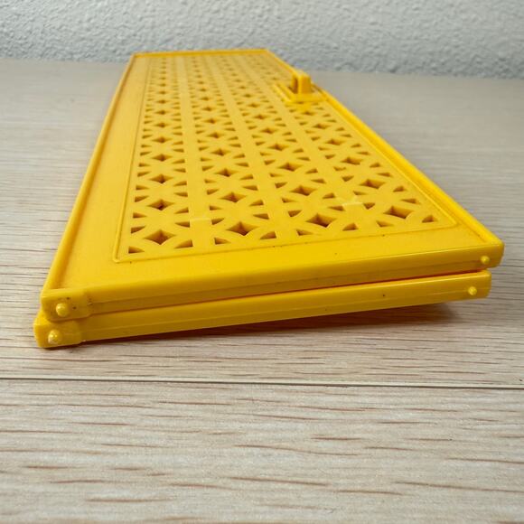 Barbie Dream Doll House 1978 A-Frame Replacement Part Doors Yellow Lattice Set - Picture 3 of 4